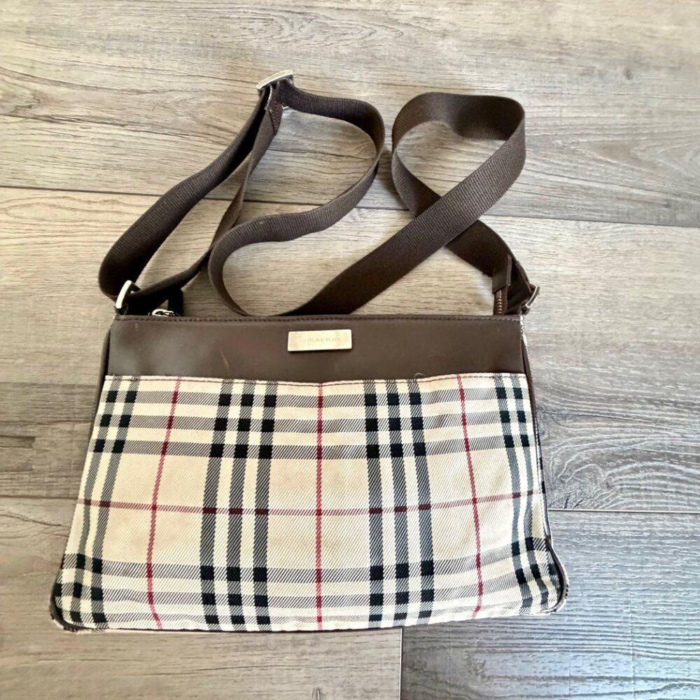 Burberry House Check Crossbody Bag Plaid Canvas Leather Purse Bag - Picture 2 of 14